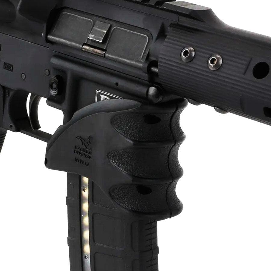Mako Group Magazine well Grips for AR-15